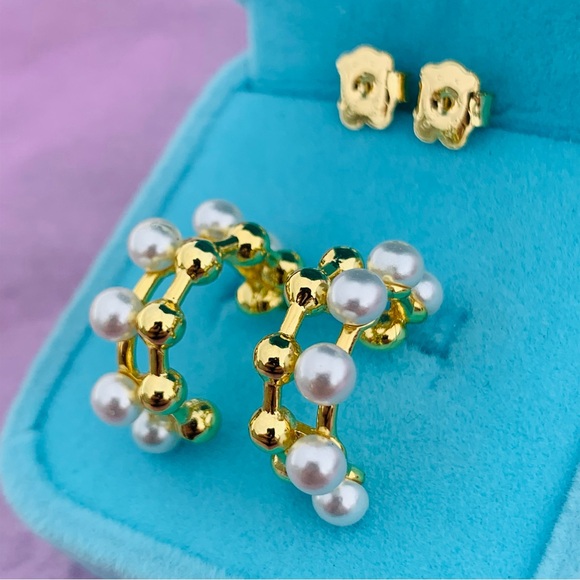 24K Gold Vermeil Hammered Pearl Drop Earrings, Textured Hoop  TOUS Vermeil Spanish Pearl Gold Pills muy grande Hoops Earrings wired together